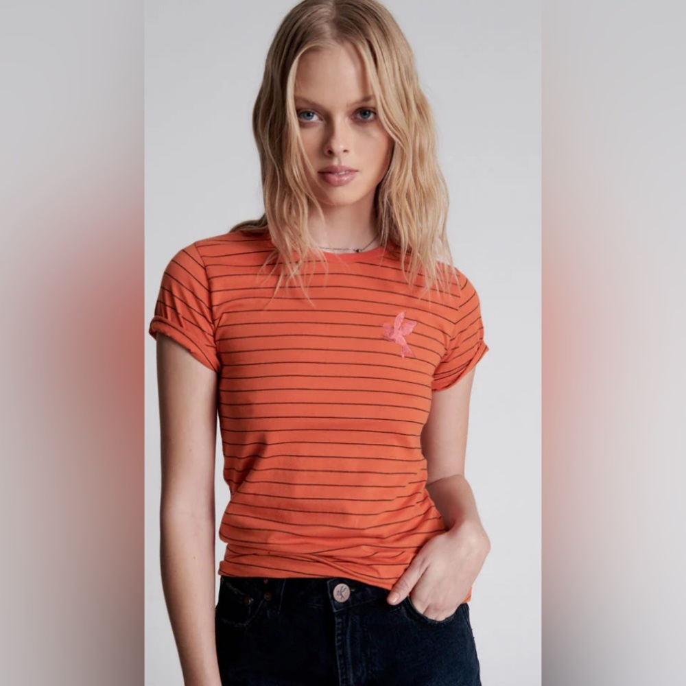 NWT Bower Bird Embroidered Logo Fitted Tee - Orange